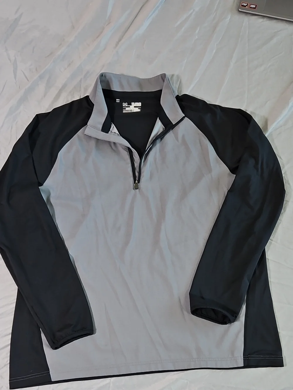 Under Armour Men's Two-Tone Quarter-Zip Pullover - Light Gray & Black